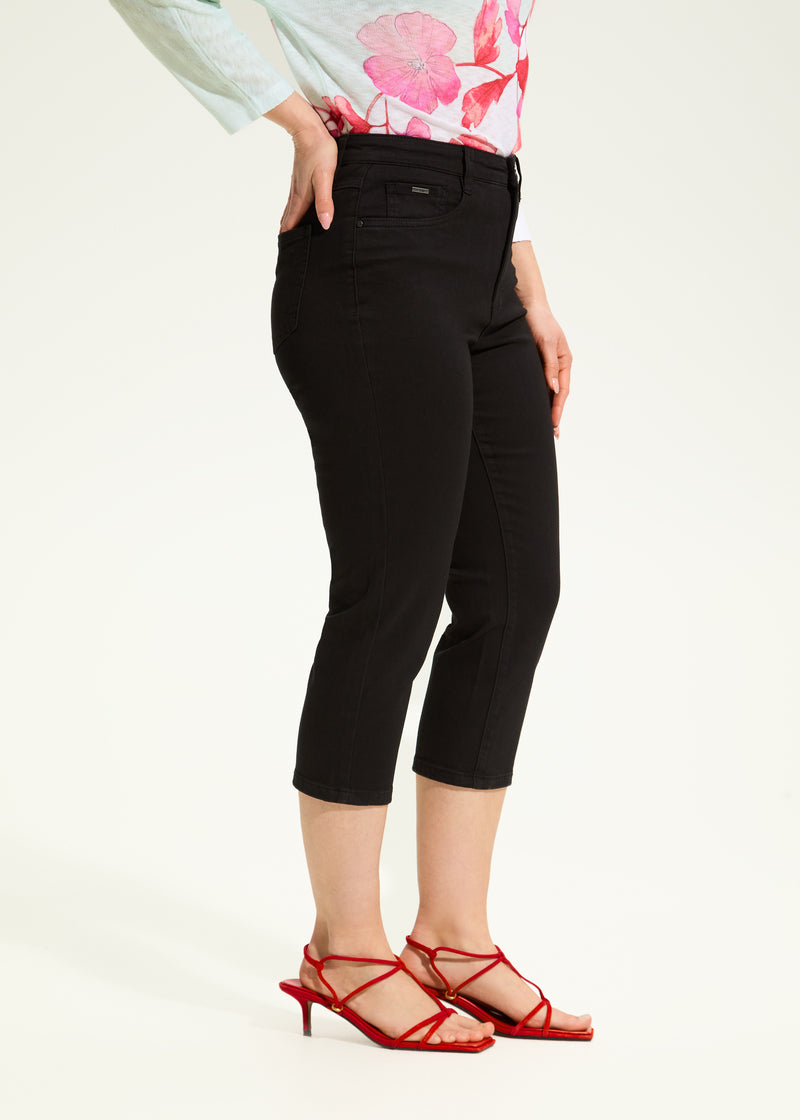 Suzanne Capri, Black
