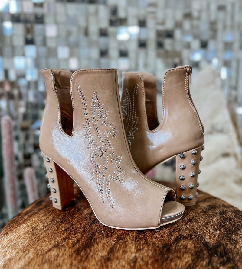 Stitch Pumps-Sand