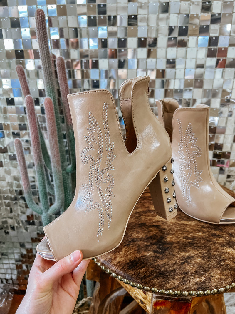 Stitch Pumps-Sand