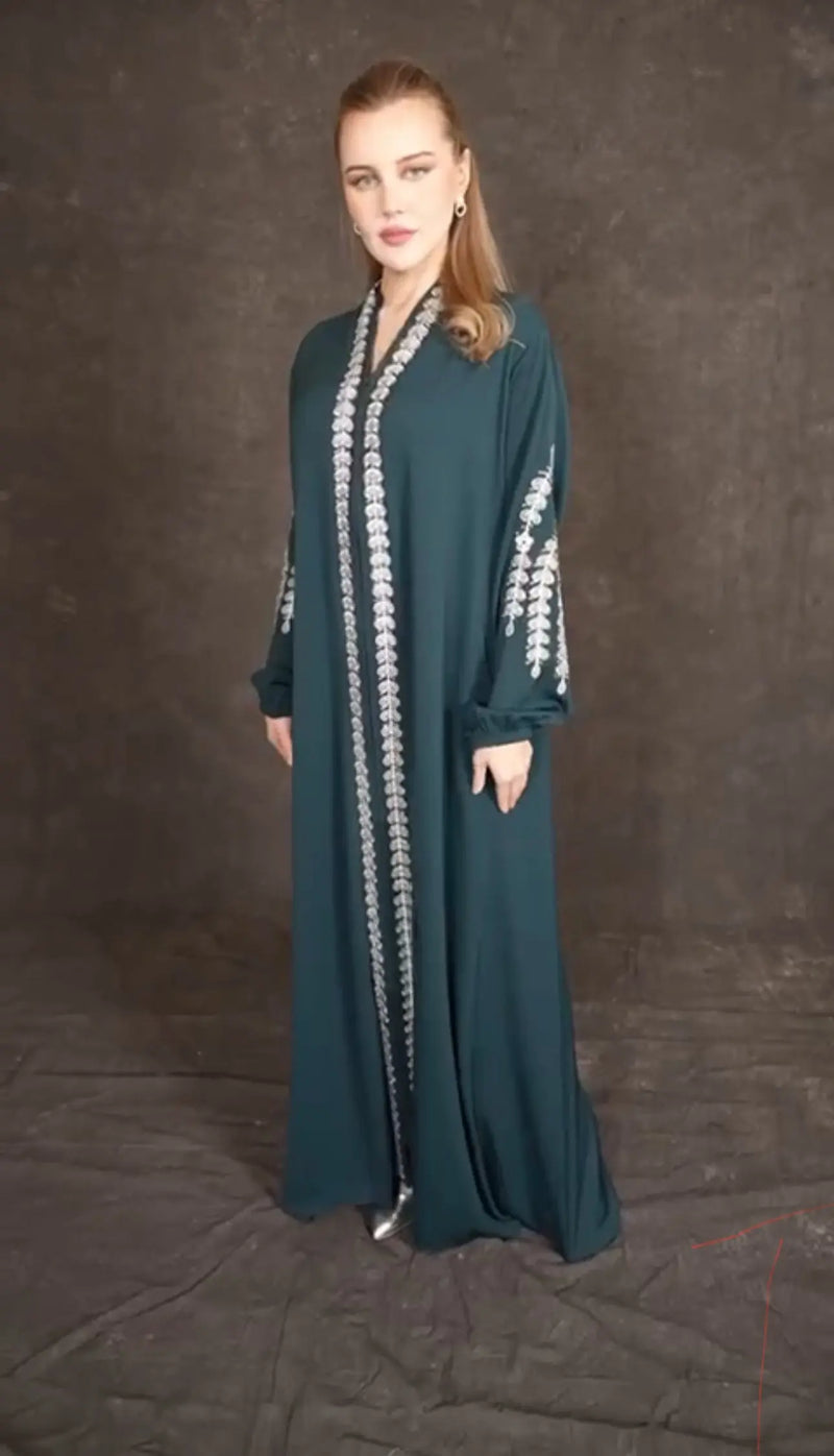 Yurio Fabric Plus-Size Abaya: Style and Comfort for Every Curve