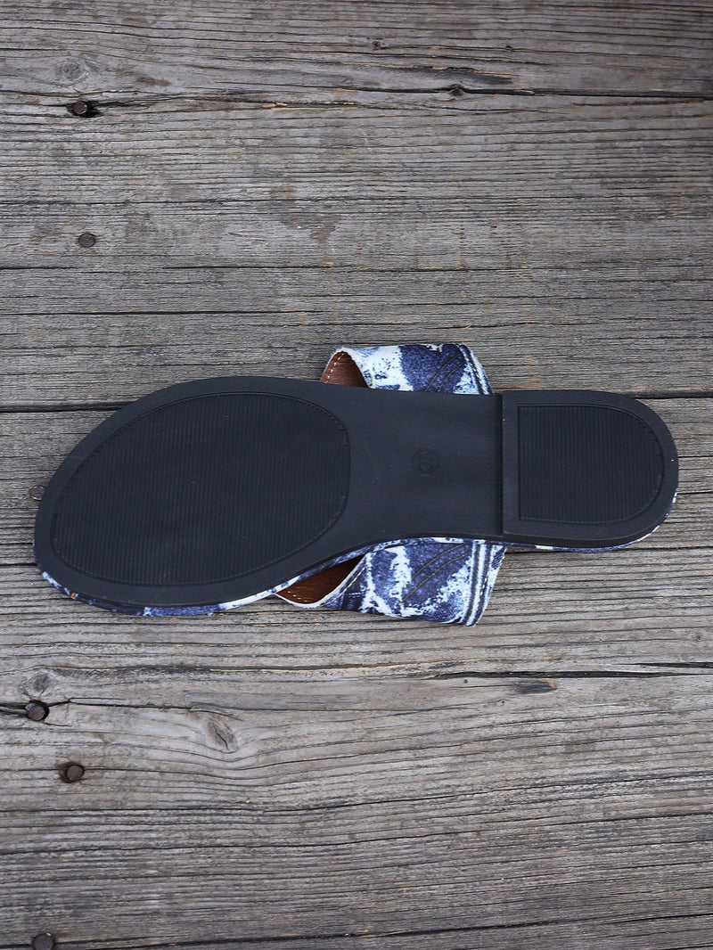 Stylish Women's Plus Size Flat Sandals - Comfortable Design