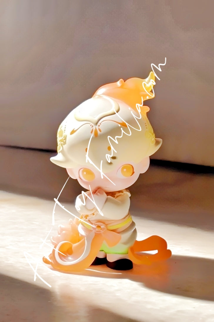 Dimoo Flaming Lotus Figurine (Special Friend Of The China-Thailand Golden Jubilee) - 火焰莲吊卡