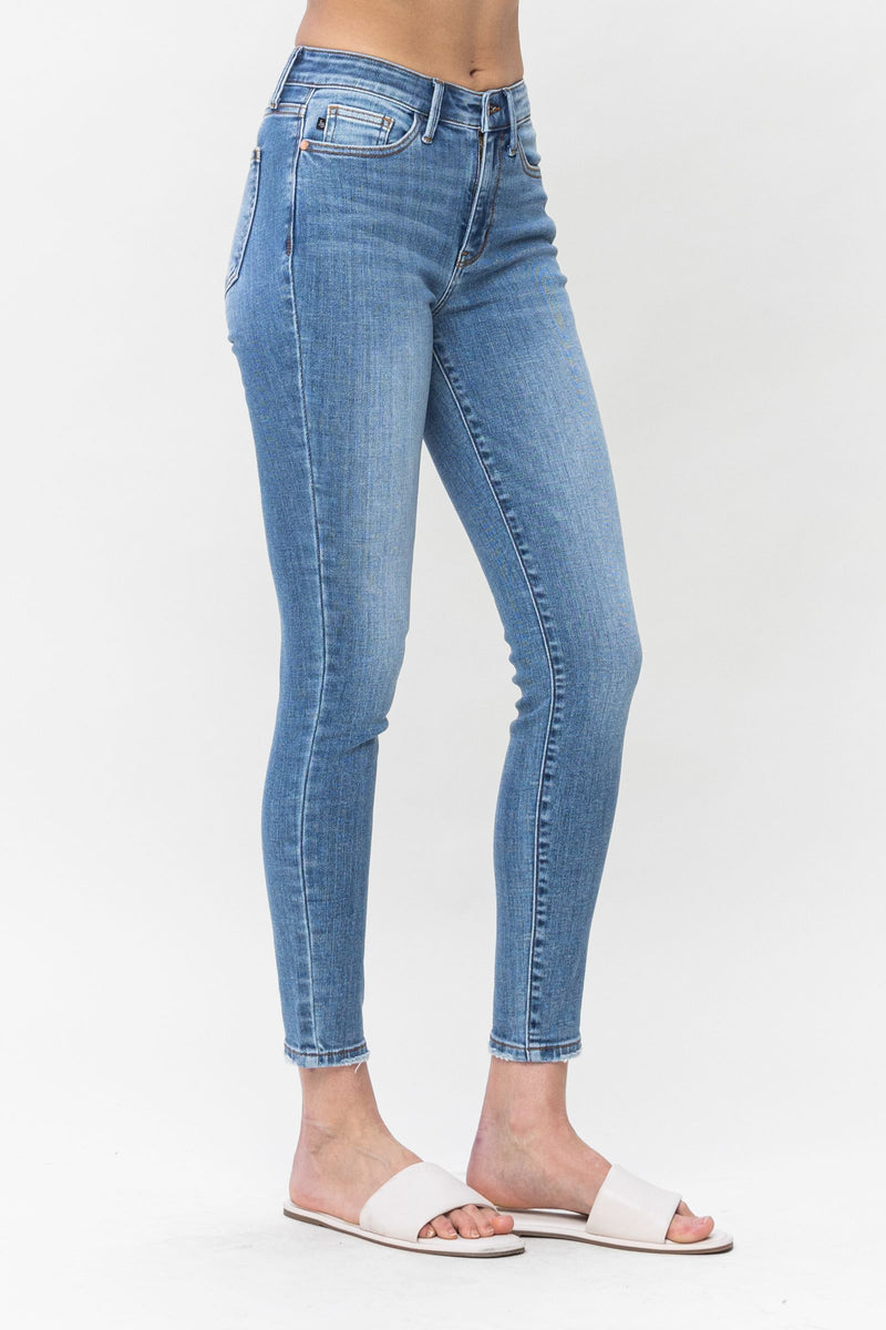 Judy Blue Mid Rise Vintage Skinny Denim Jeans 82548