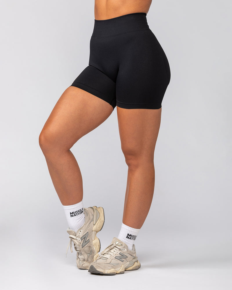 Sculpt Midway Shorts - Black