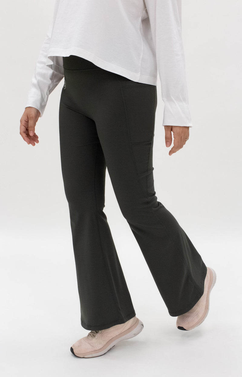 Fit & Flare High Waisted Pocket Pants in Graphite