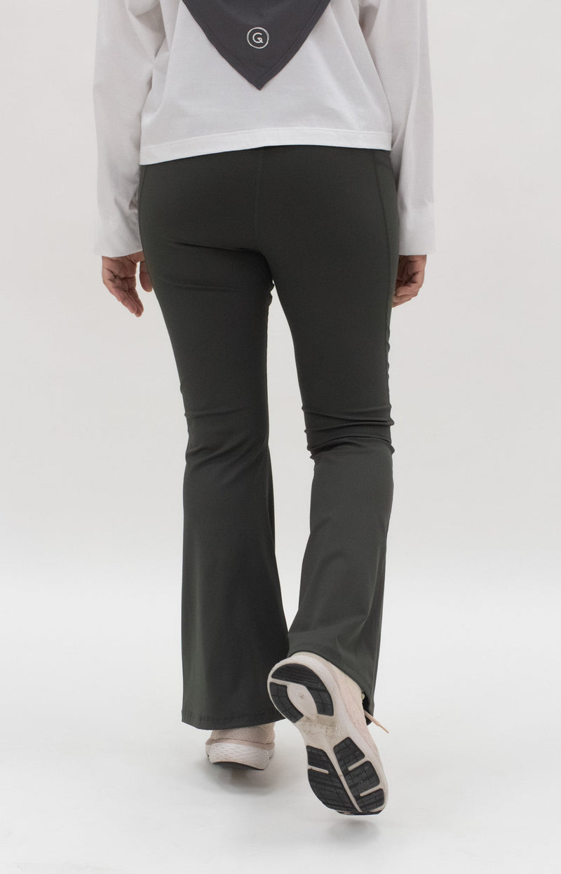 Fit & Flare High Waisted Pocket Pants in Graphite