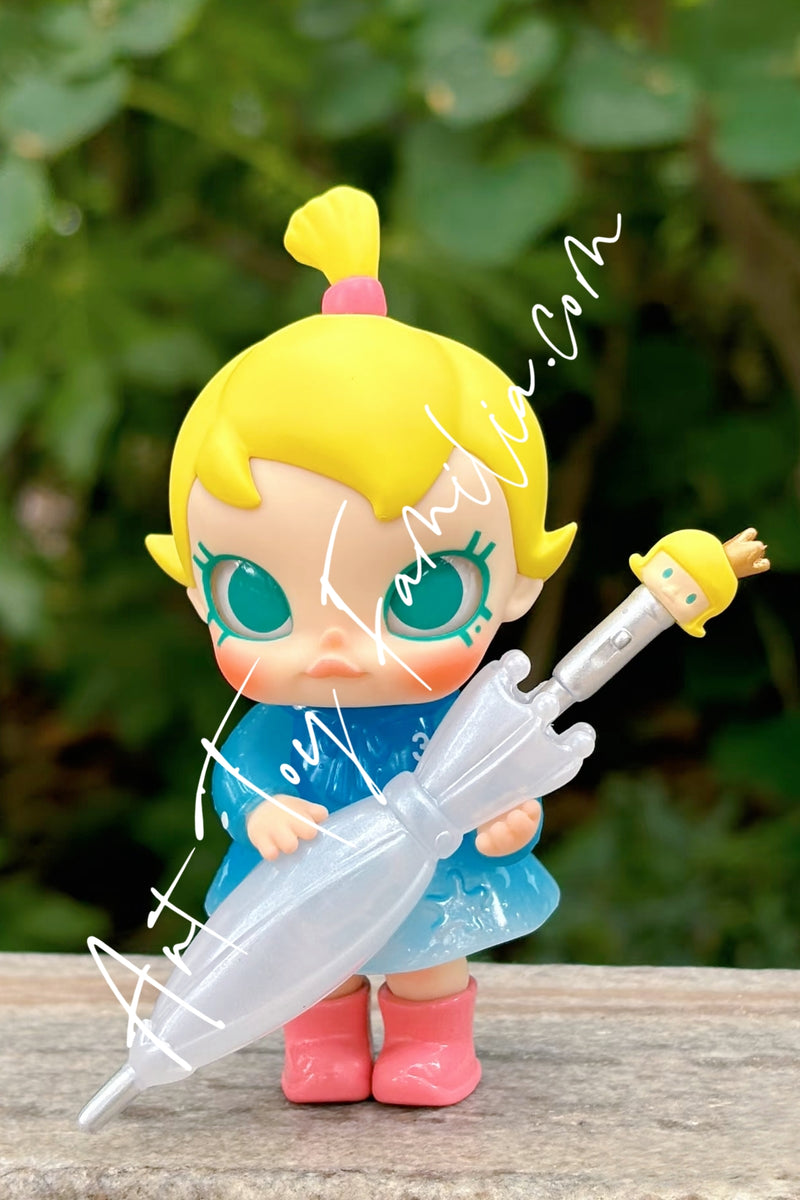 Baby Molly Funny Raining Day Figurine - 快乐的下雨天吊卡