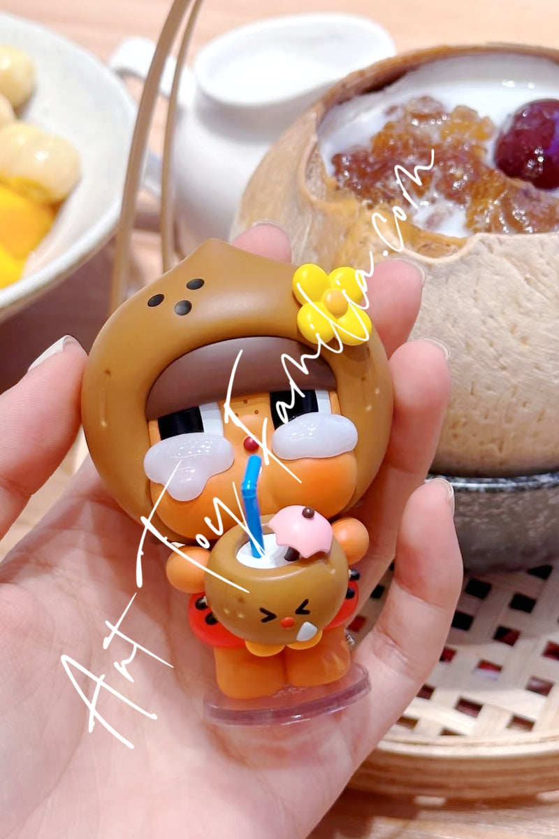 Crybaby Coconut-Brown Figurine - 椰皇吊卡