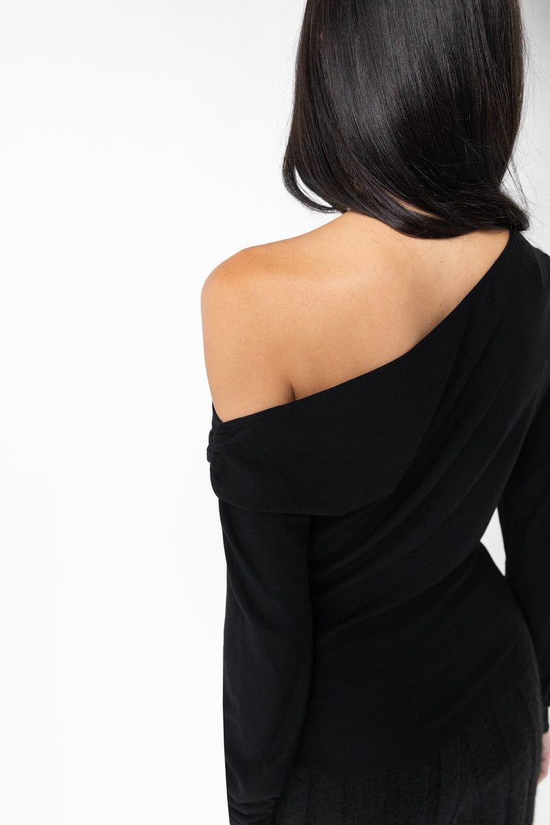 LONG SLEEVE OFF THE SHOULDER TOP