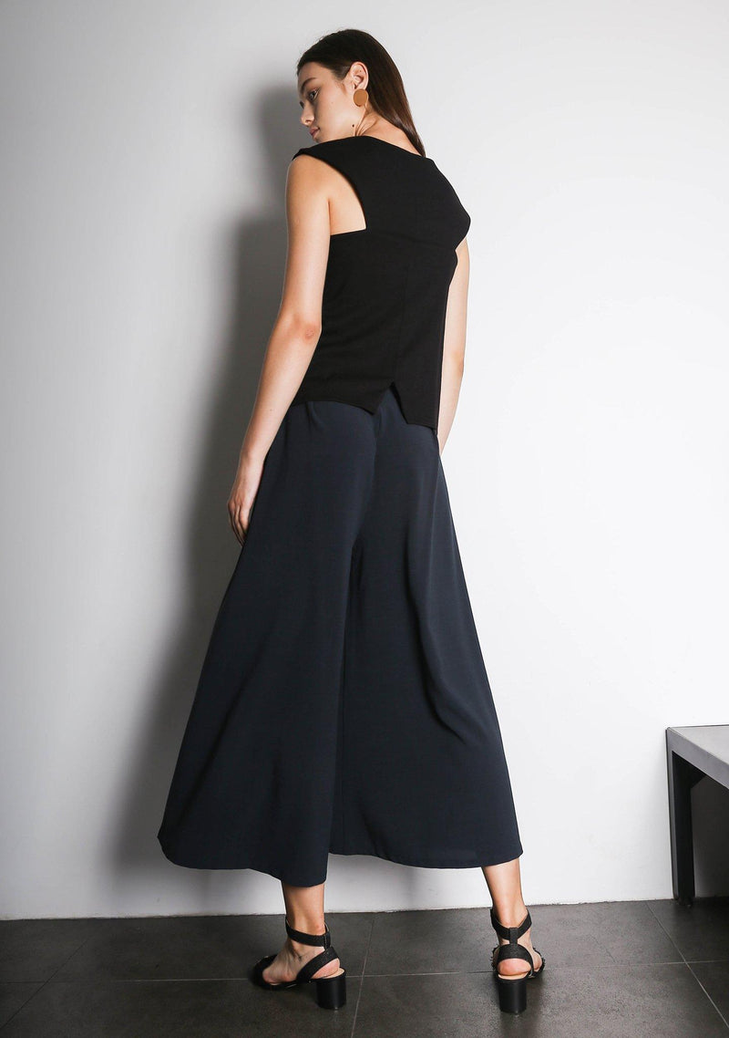 Kit cut-out back top in Black