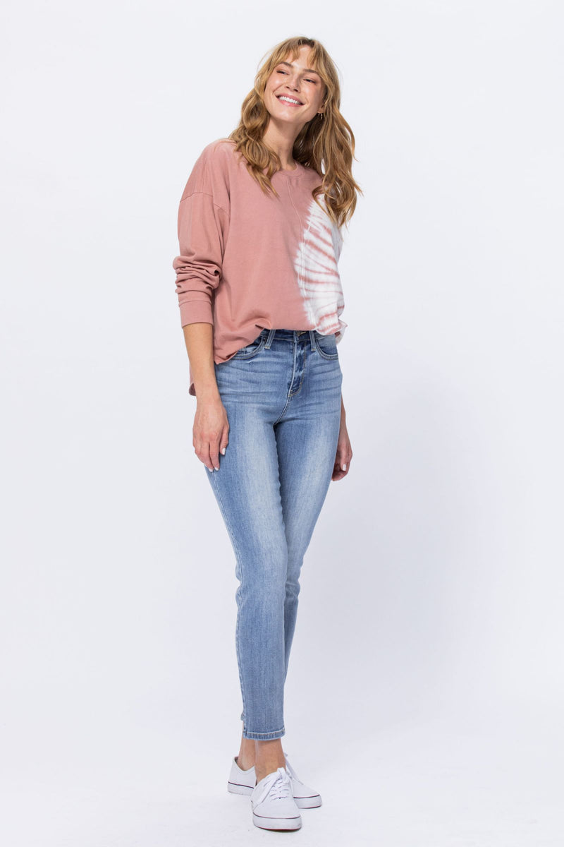 Judy Blue High Waist Light Bleach Wash Relaxed Fit Denim Jeans 82336