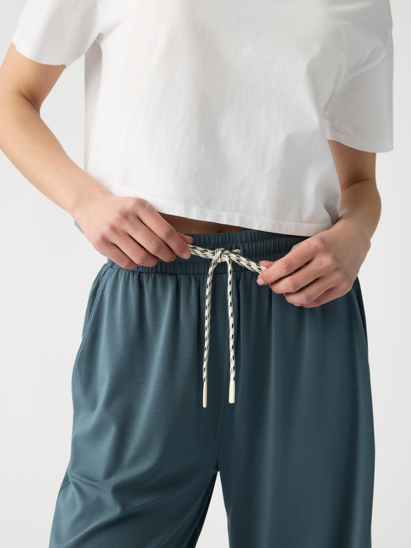 Women's Studio Cropped Wide Leg Pant