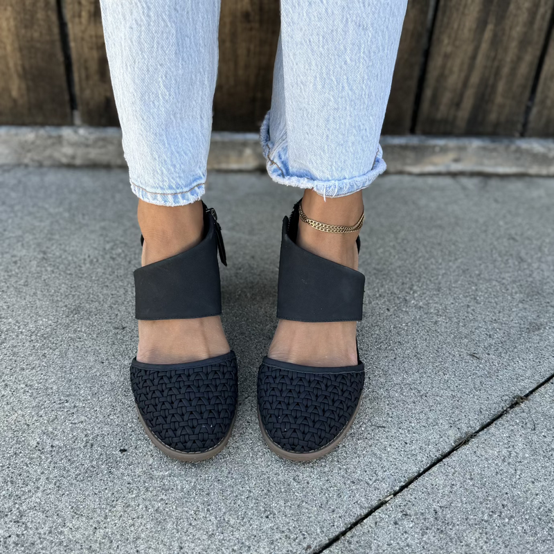 Milan Black Geo Basket PU Leather Closed Toe Heel