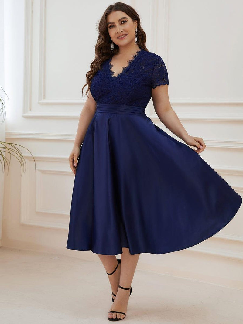 pretty HARLEY|Plus Size V-neck Lace Bodice A-line Cocktail Dress with Pockets