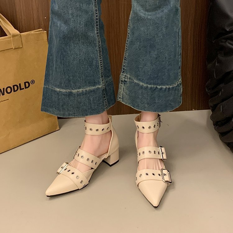 Retro Plus Size Fashion Pointed Toe Belt Buckle Women's Shoes