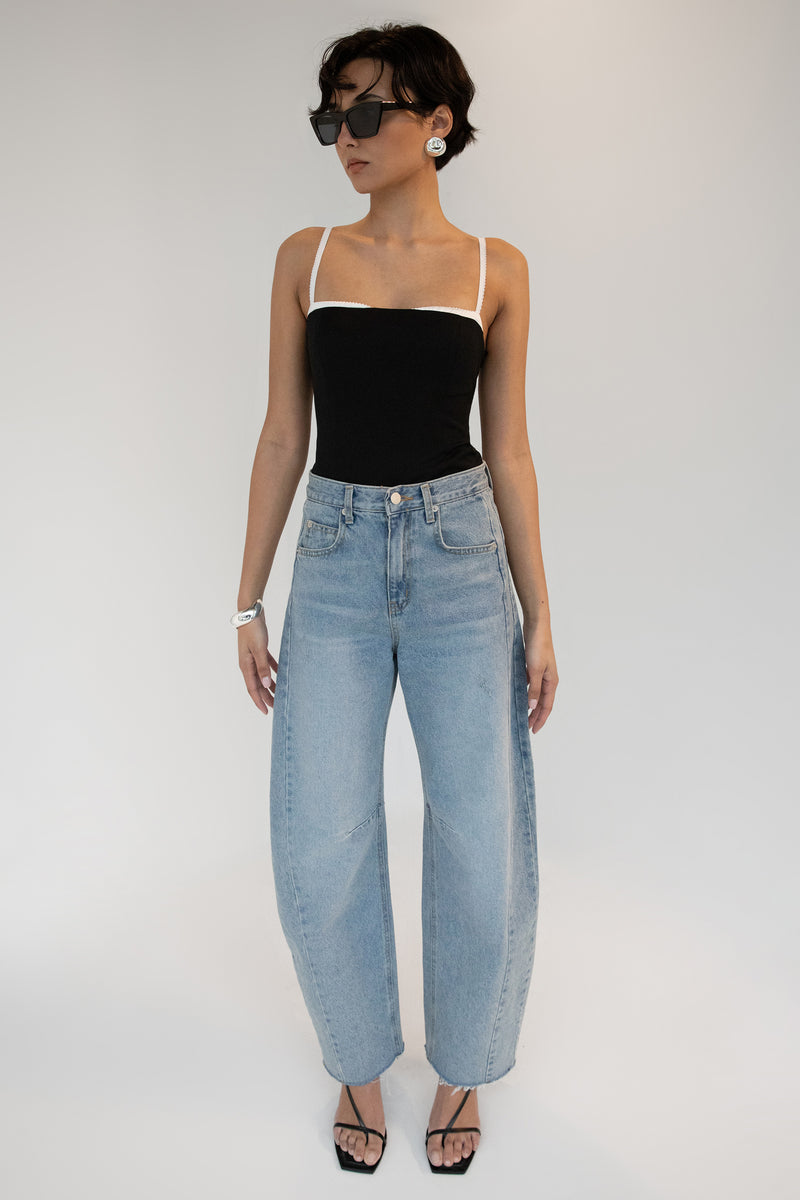 HIGH RISE VINTAGE WASH BARREL JEAN