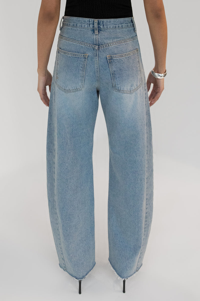 HIGH RISE VINTAGE WASH BARREL JEAN