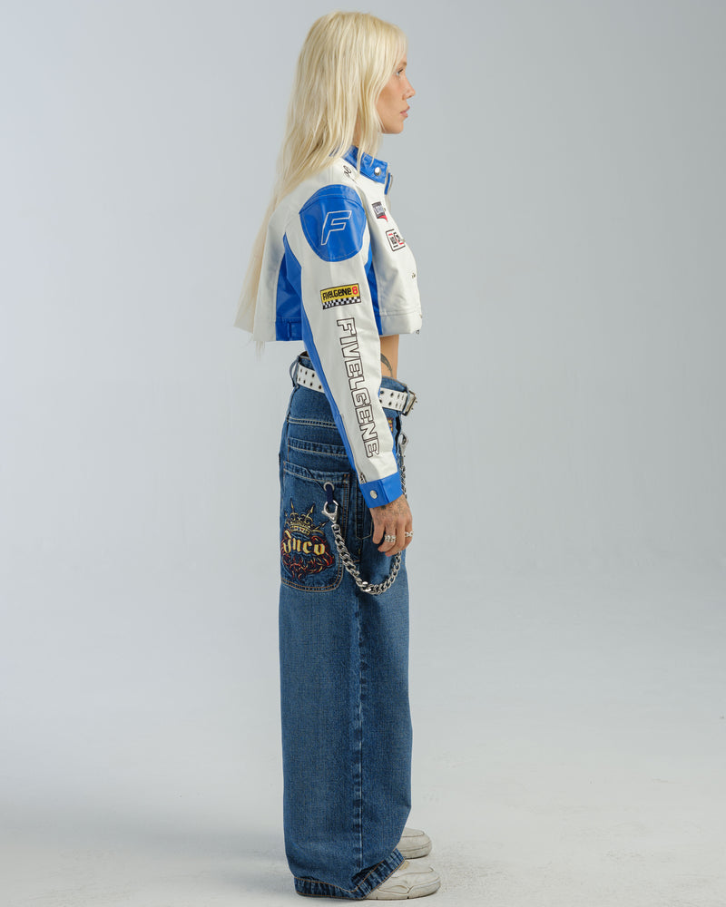 W Royal. 23