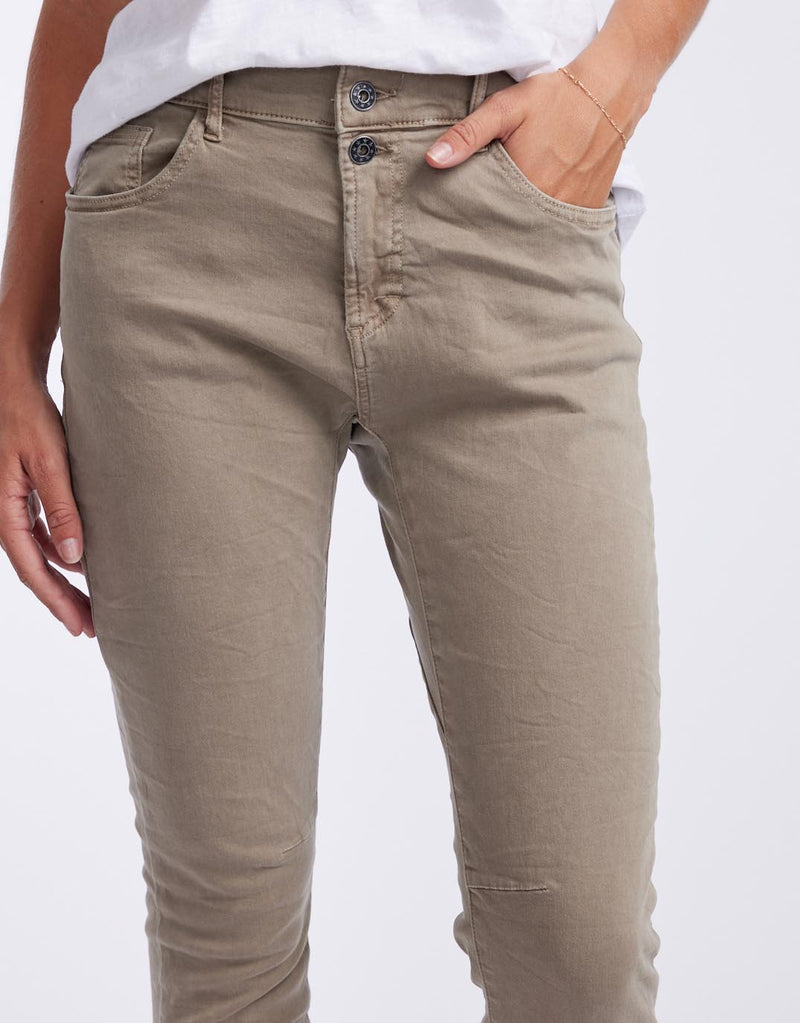 Emma Stretch Jean - Elk