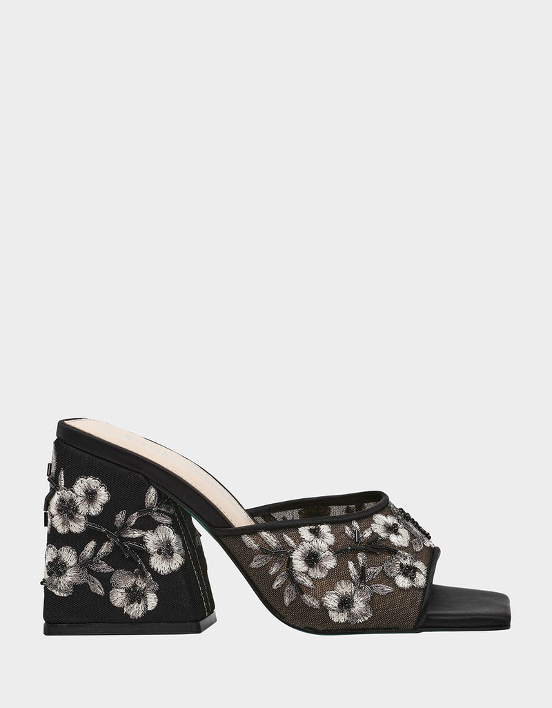 ROO BLACK