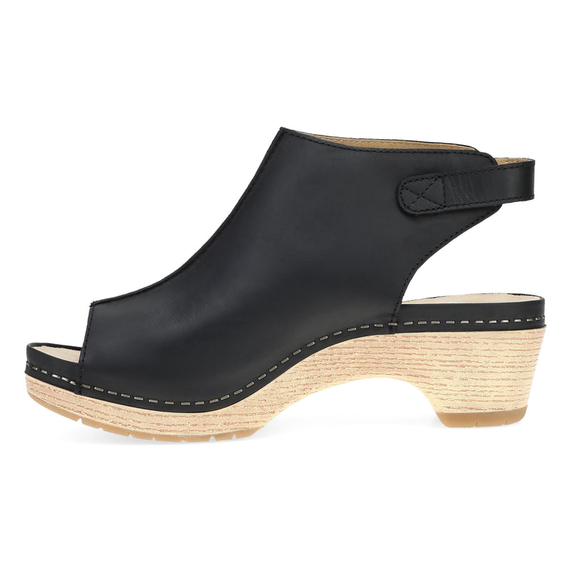 Lizzy Black Oiled Pull Up