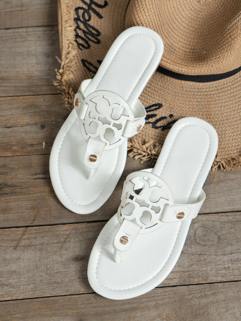Women’s Plus Size Summer Flip-Flops – Beach Toe-Clip Flat Sandals for Holidays & Leisure
