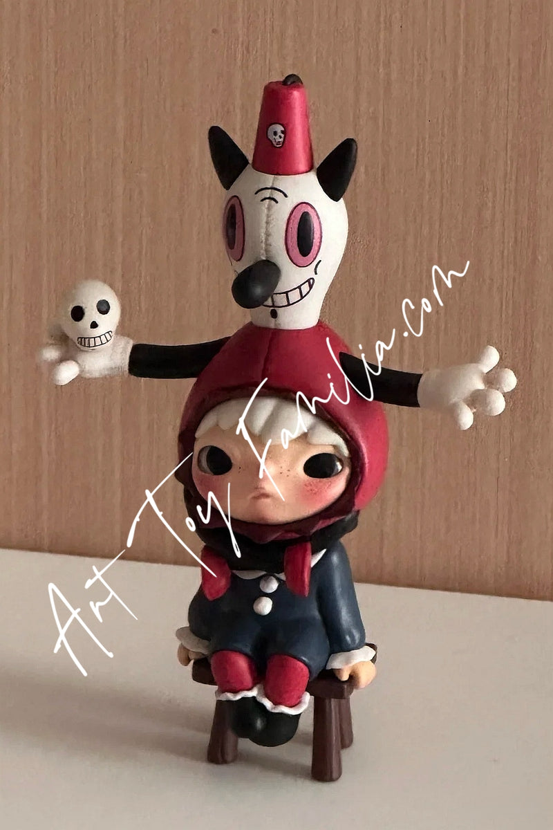 Hirono × Gary Baseman Figurine - 记忆里的童年游戏吊卡