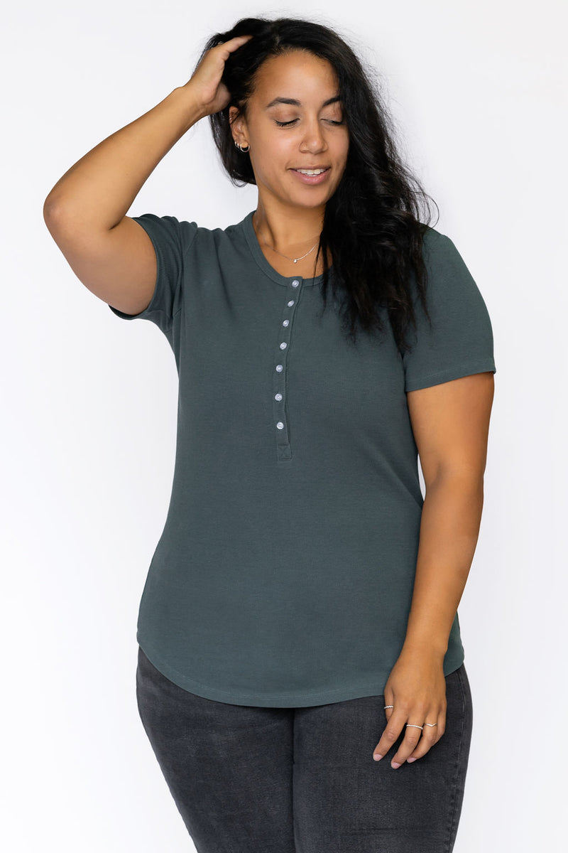T-shirt TALIA à boutons - émeraude
