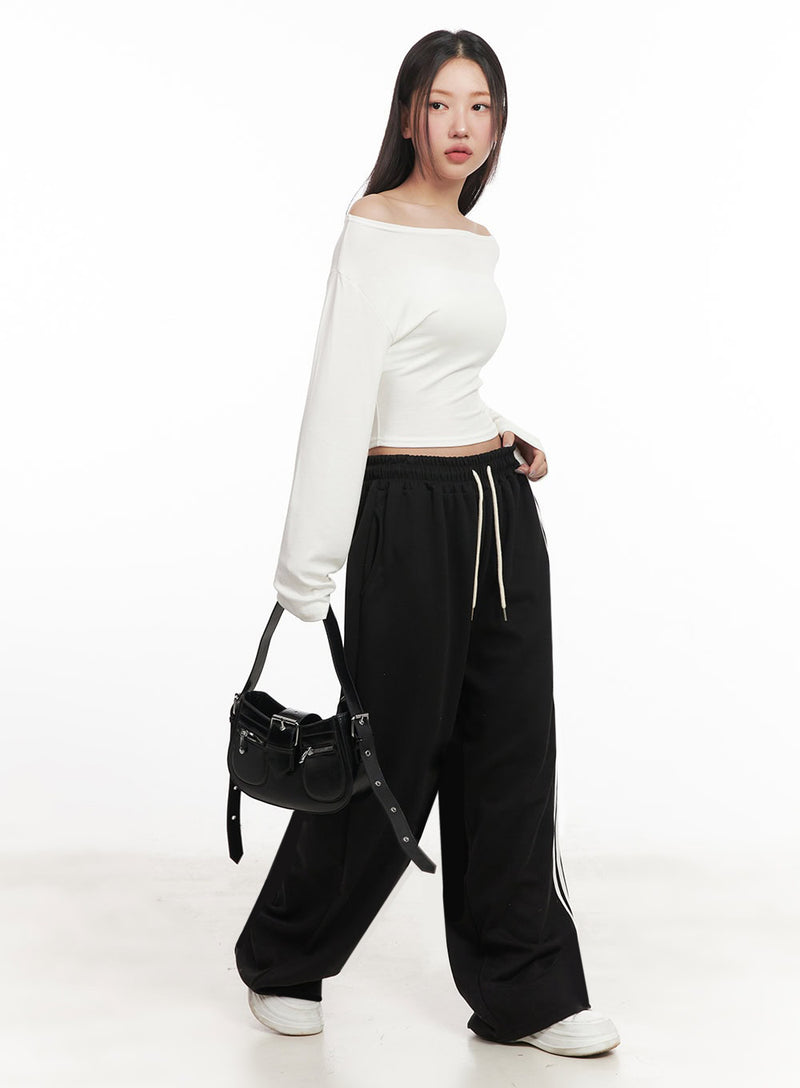 Essential Off-Shoulder Long-Sleeve Crop Top IM524