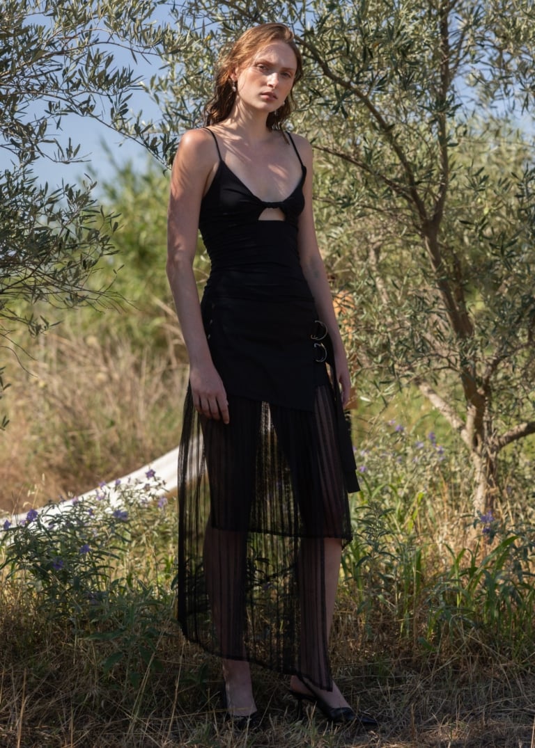 Esthé - Twisted Cut-Out Top - Black