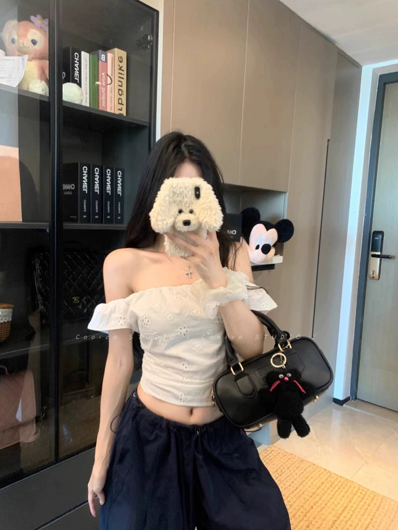 Kumikumi design sense flower cut-out one-shoulder shirt off-the-shoulder top