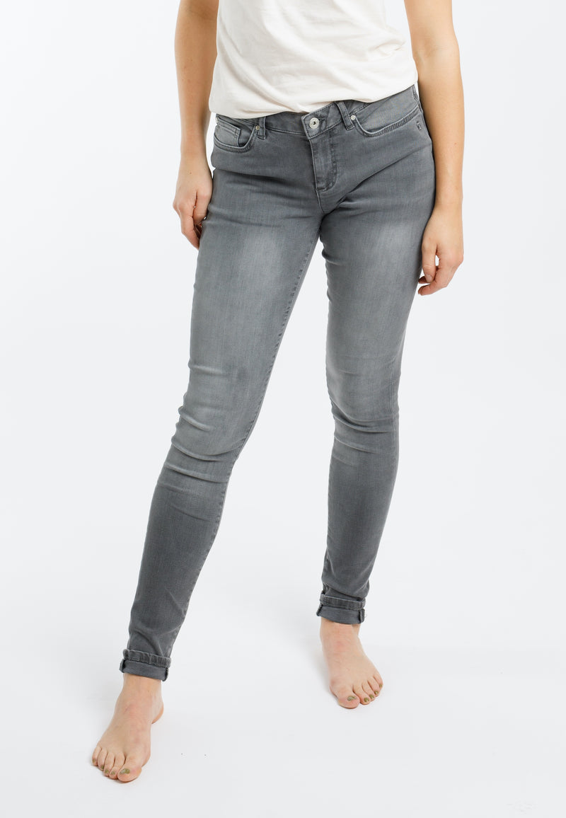 ROSA | Sustainable skinny fit women's jeans made from organic denim in grey