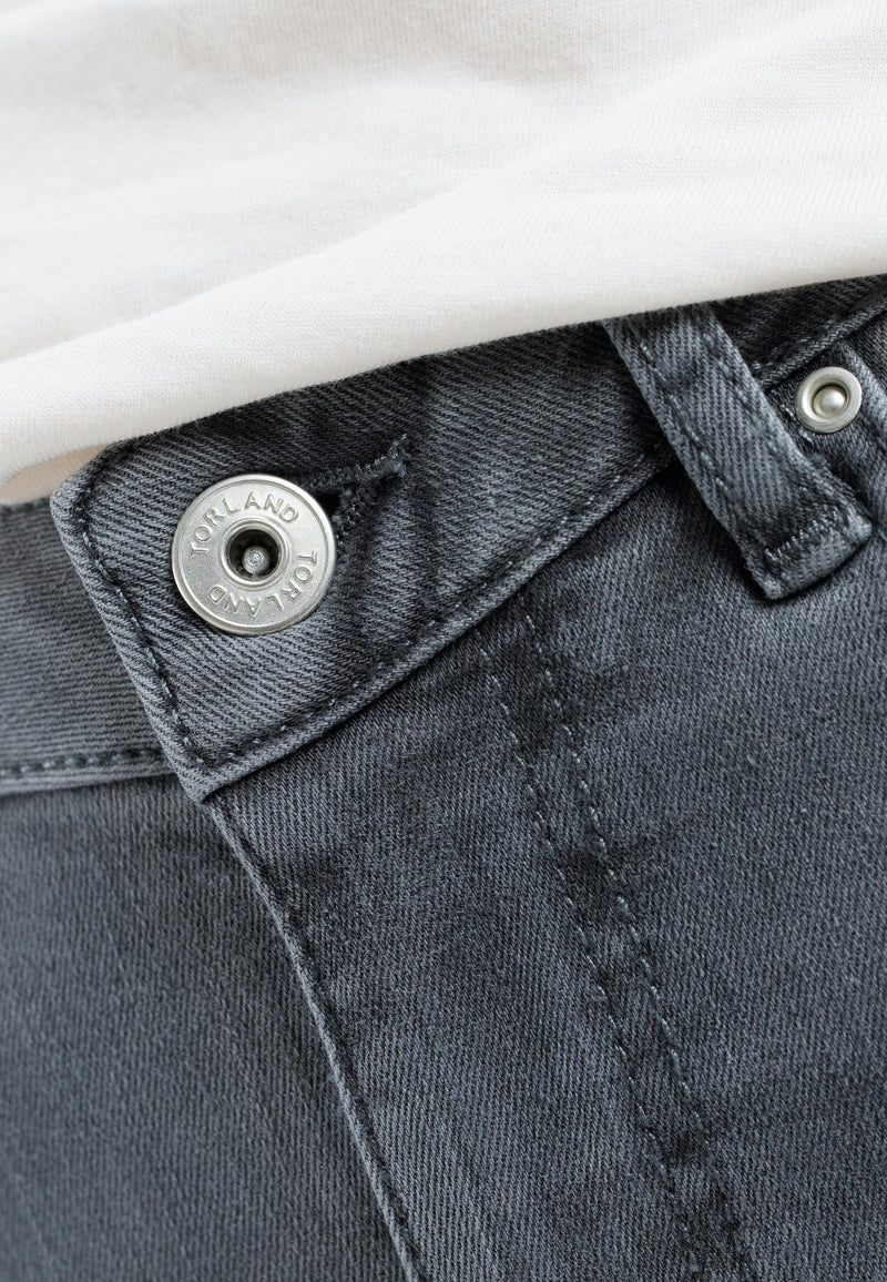 ROSA | Sustainable skinny fit women's jeans made from organic denim in grey