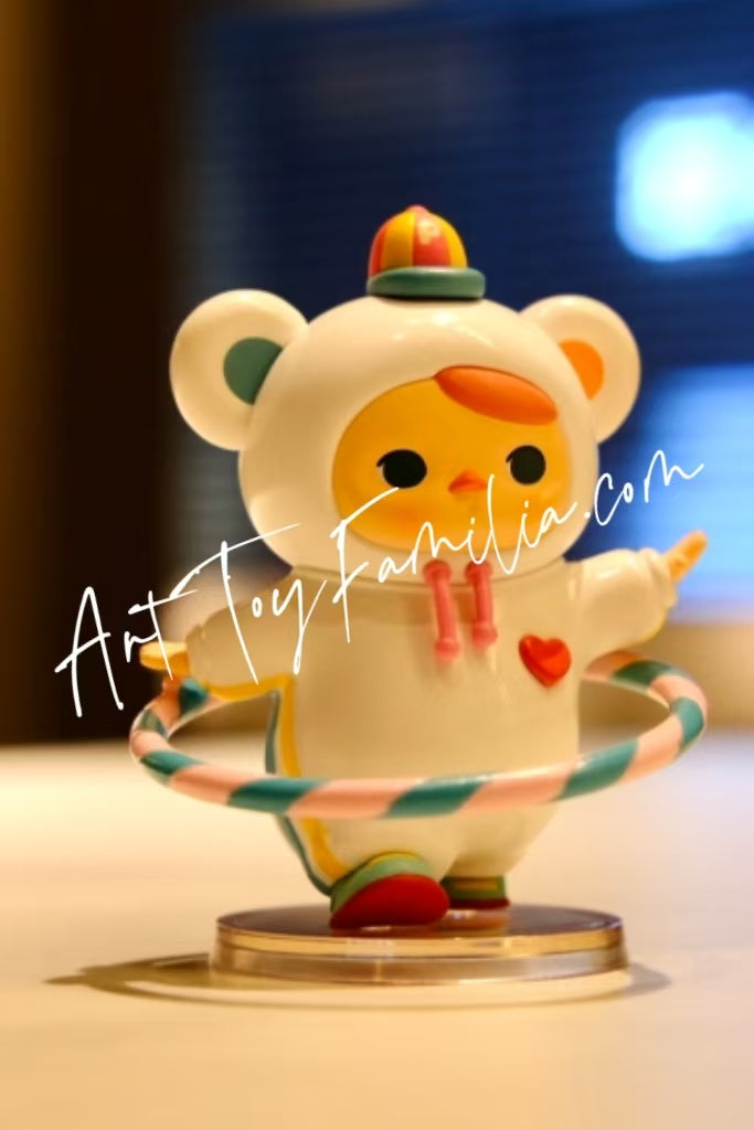 Pucky Hula Hoop Baby Figurine - 呼啦圈吊卡