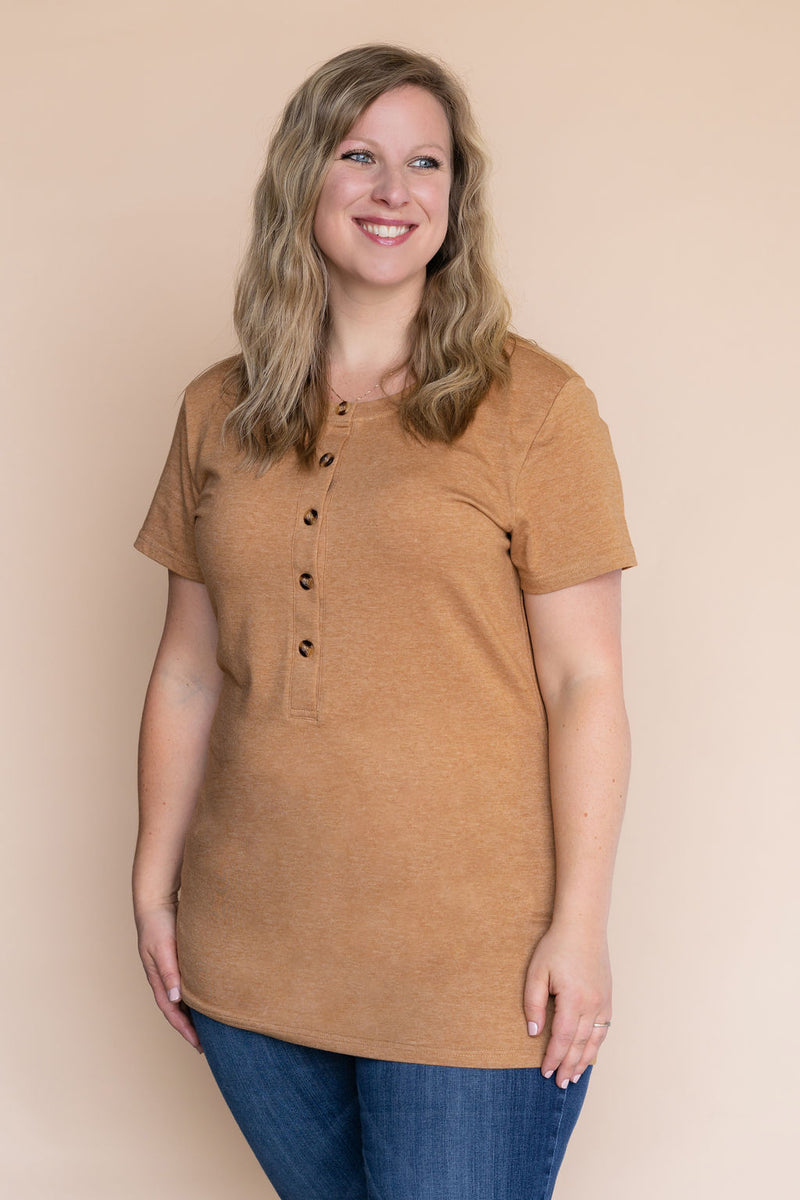 T-shirt INTRIGUE à boutons - caramel mix