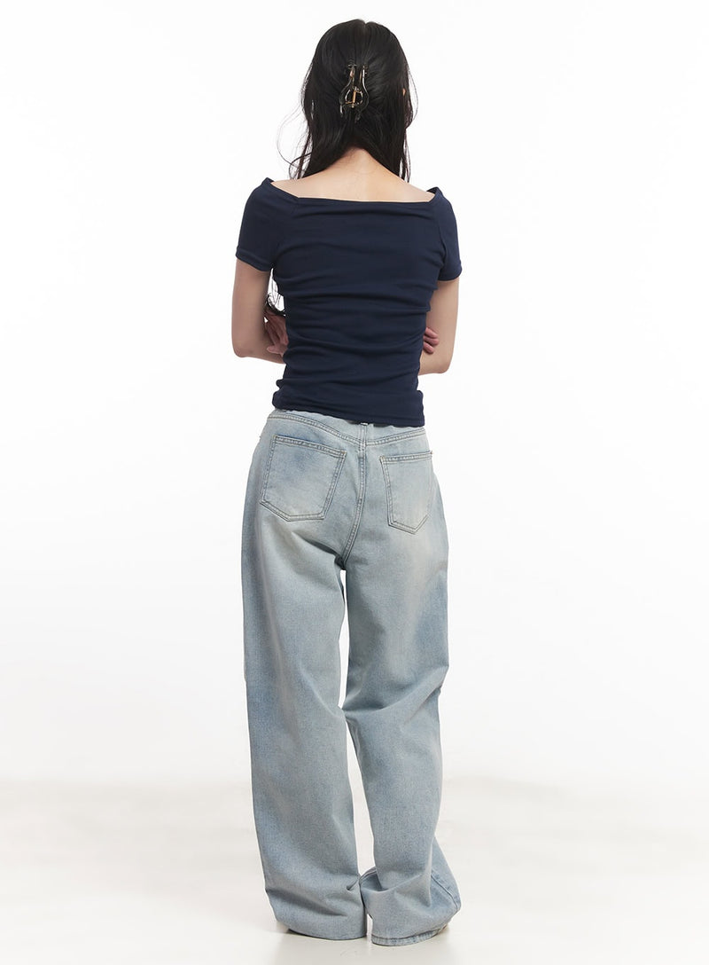 Off-Shoulder Cropped T-Shirt CA510