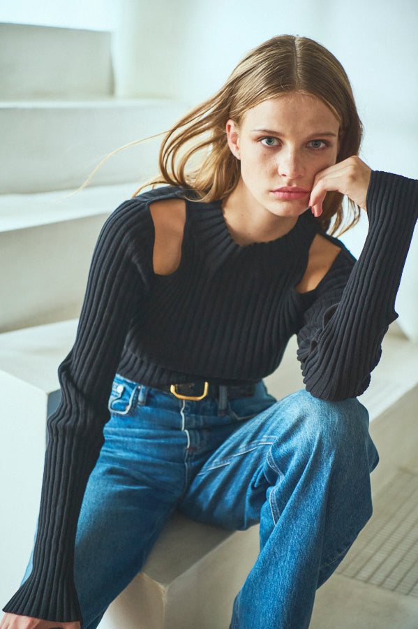 Rosina Cut out Shoulder   -BLK -