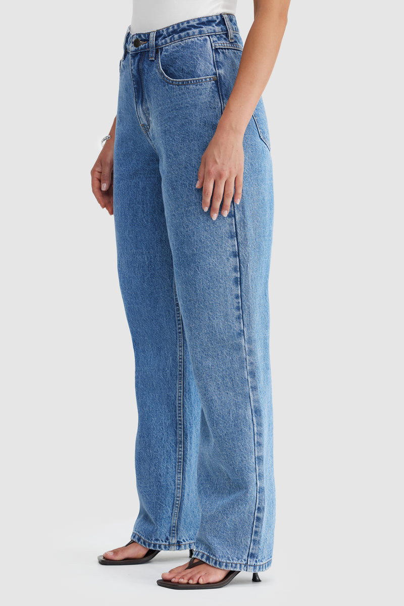 Willow Denim Straight Leg Jean Mid Blue