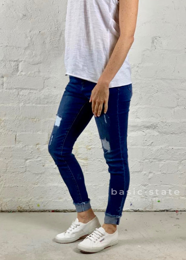 Katie Jeans || Distressed Denim