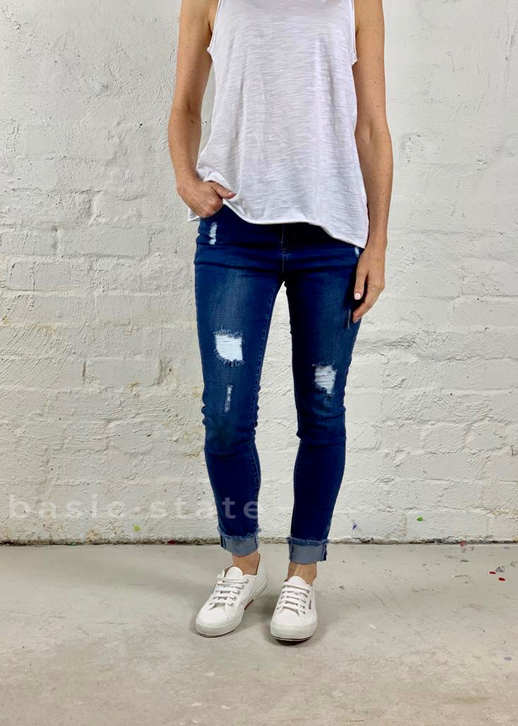 Katie Jeans || Distressed Denim