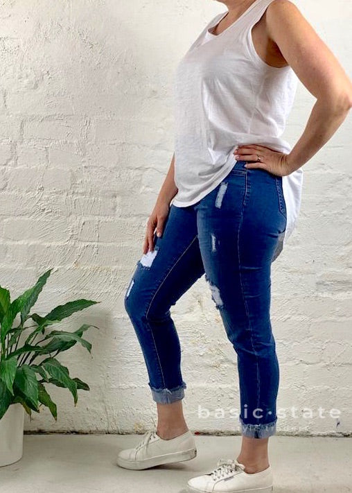 Katie Jeans || Distressed Denim