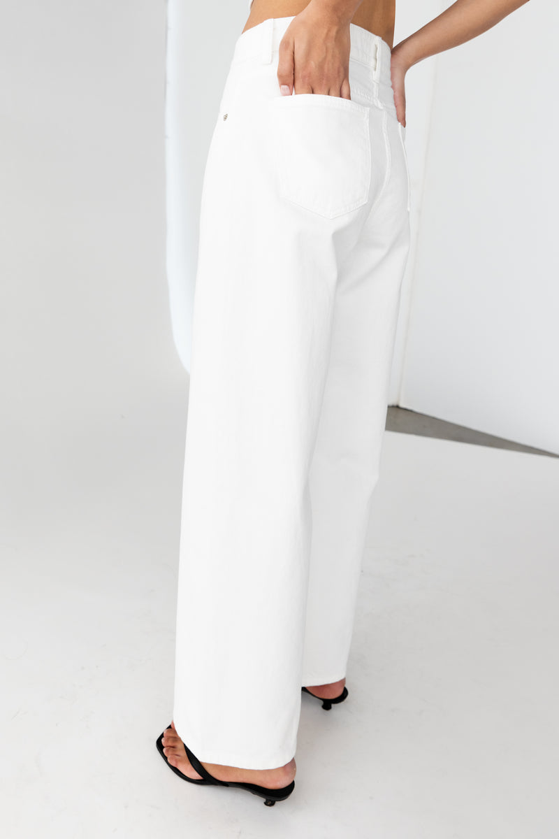 SEAM LINE CURVE WHITE JEAN
