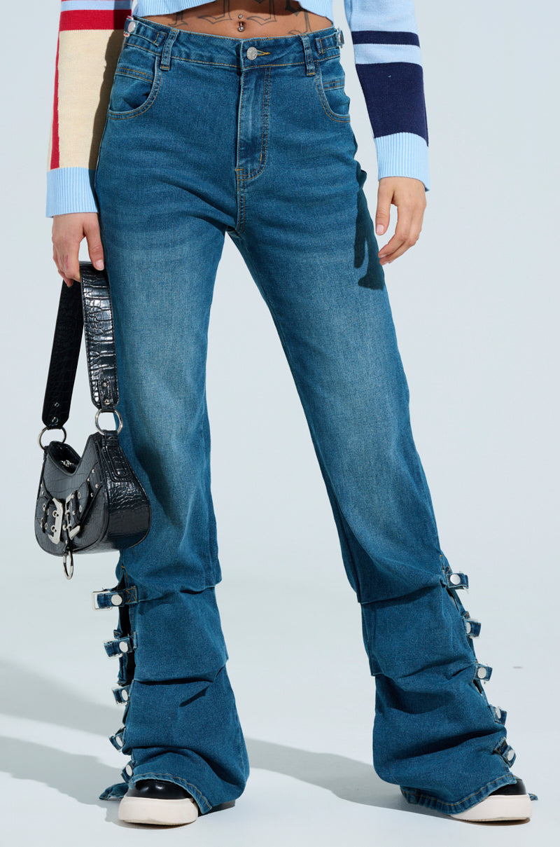 SABINE BUCKLE DETAIL JEANS