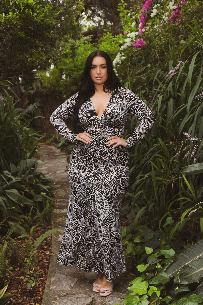 Plus Size Midnight Tropic  Maxi  Dress - Black