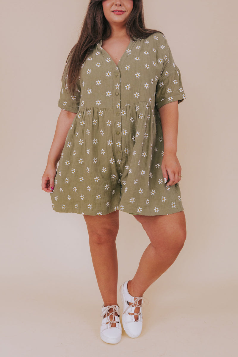PLUS SIZE - Daisy Daze Romper