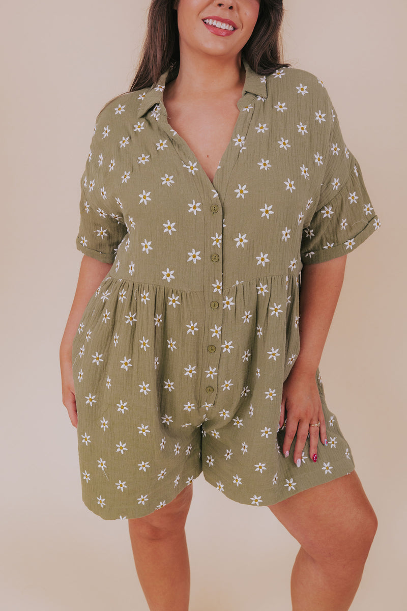 PLUS SIZE - Daisy Daze Romper