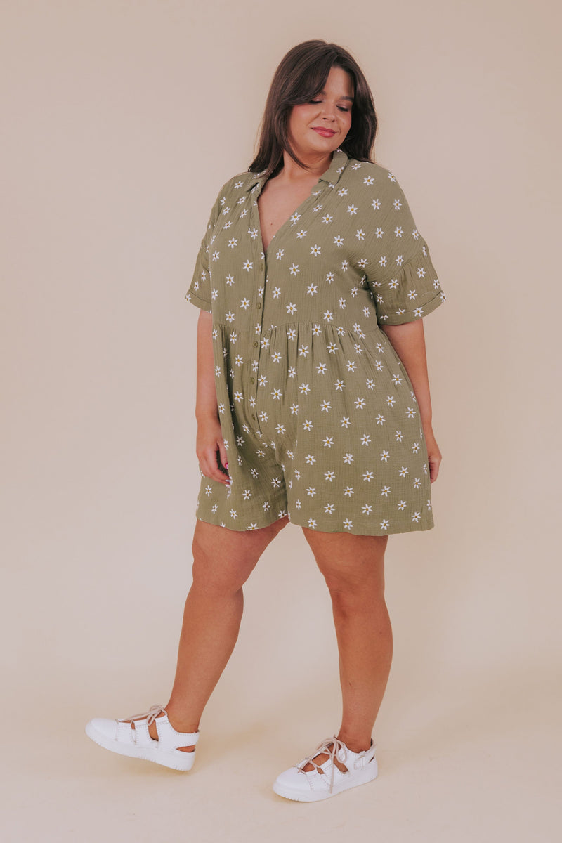 PLUS SIZE - Daisy Daze Romper