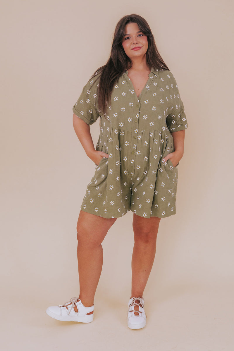 PLUS SIZE - Daisy Daze Romper