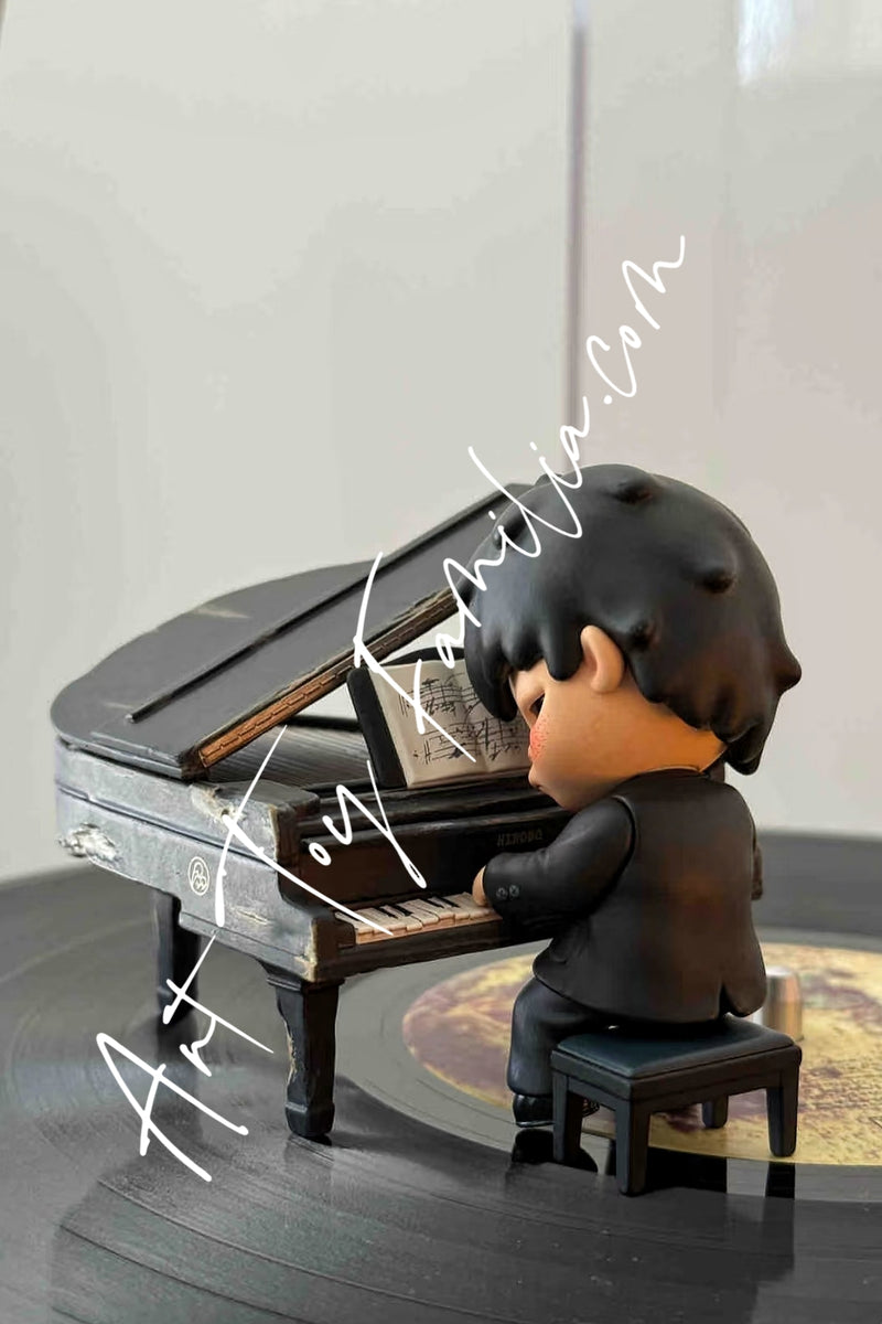 Hirono The Pianist Figurine - 钢琴师吊卡