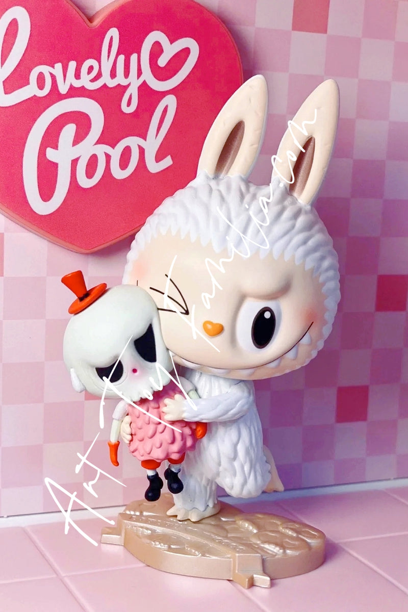 The Monsters Labubu Sweetness Figurine - 甜蜜吊卡